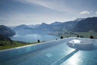 piscina do Villa Honegg verão suíça