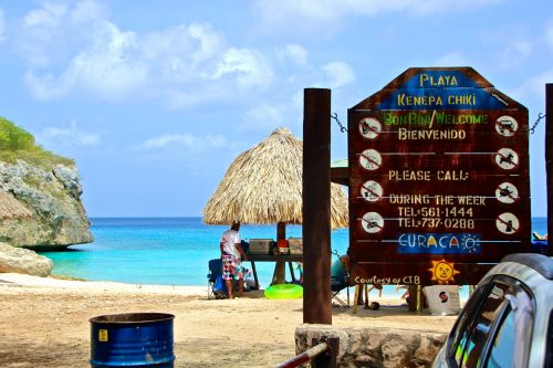 chegando na praia kenepa Chiki em curaçao