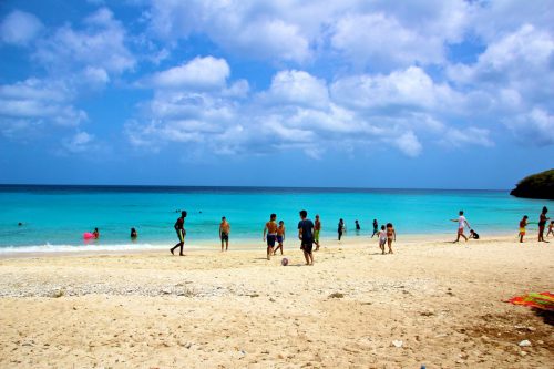 praia kenepa Chiki em curaçao