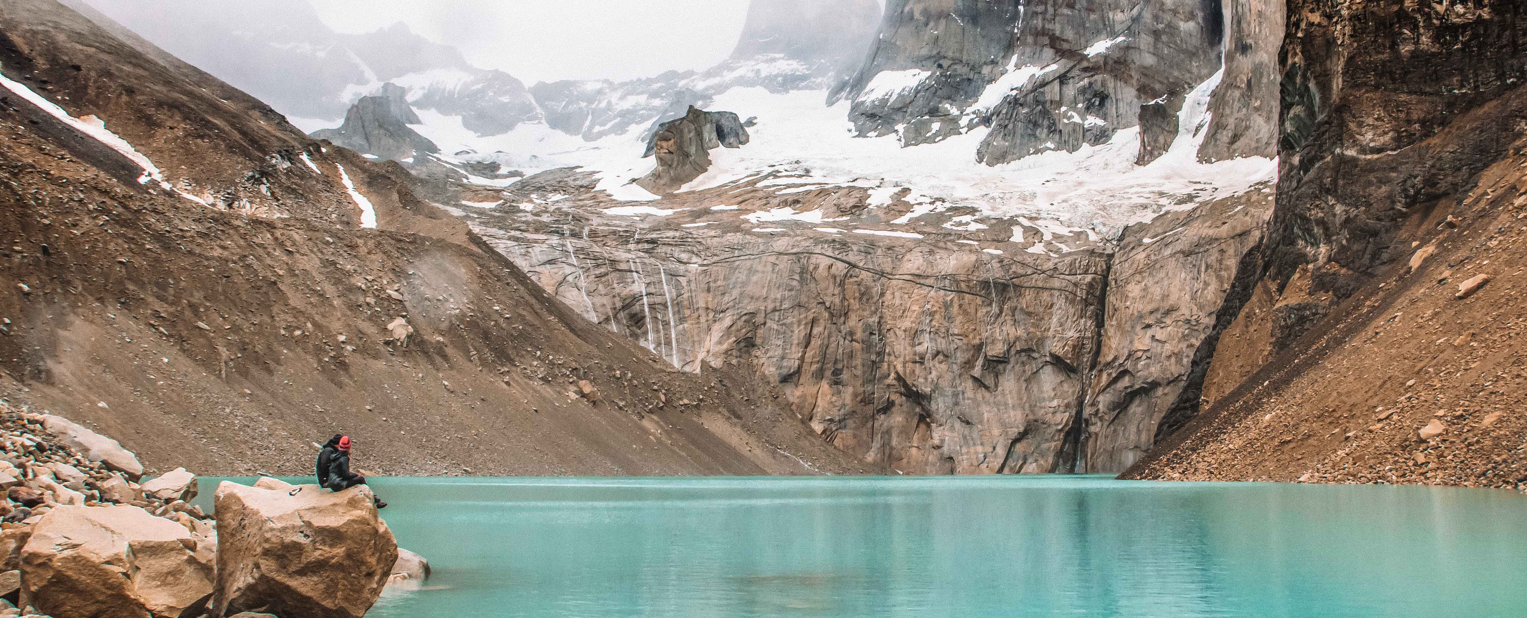 foto na base das torres del paine