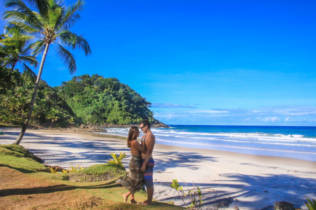 casal na praia do itacare eco resort