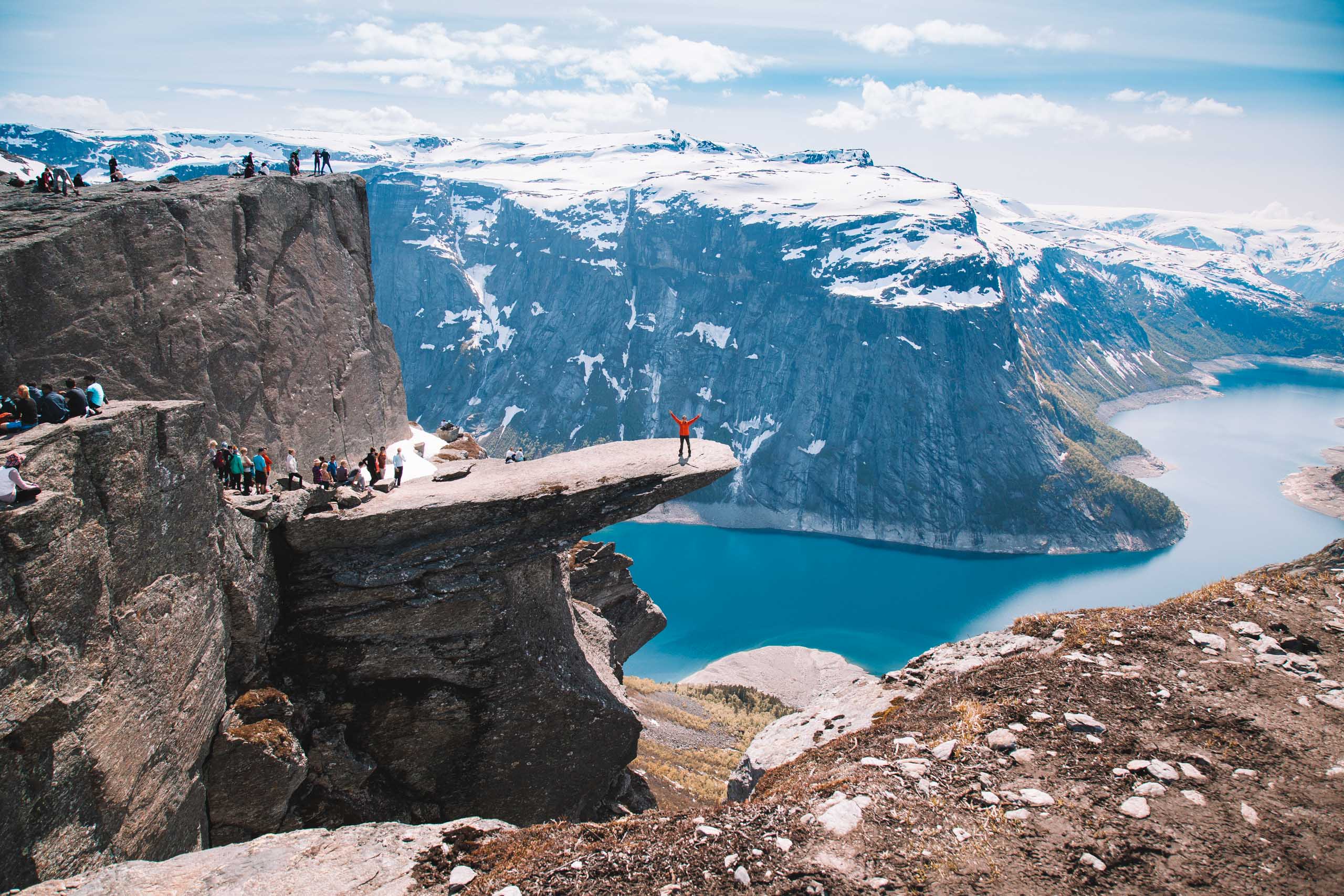 Quel Furtado na pedra de trolltunga