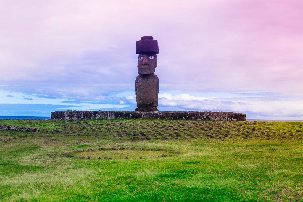 Moai com olhos