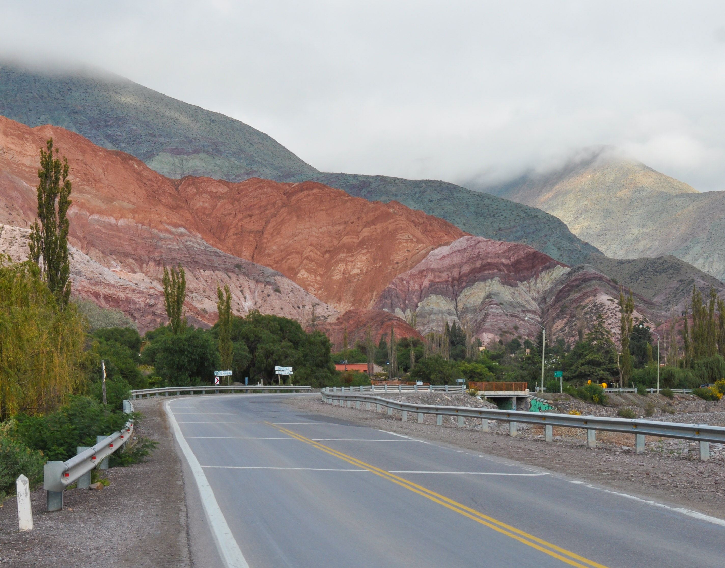 cerro de los siete colores no norte da argentina