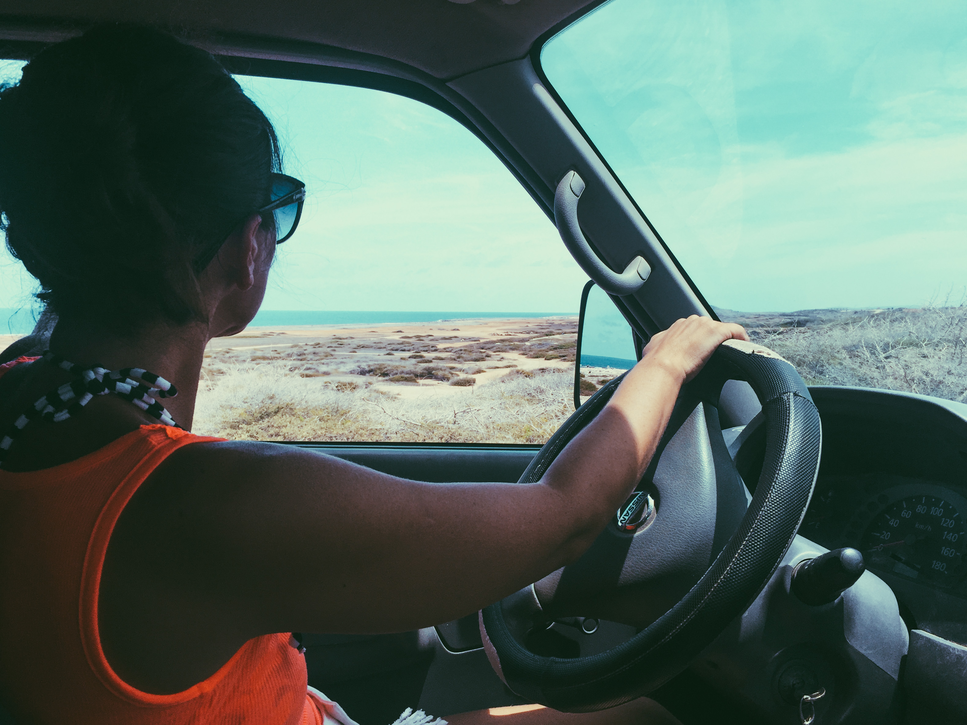 no carro para o roteiro de um dia em aruba