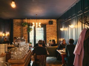 ambiente do café Franz em St Gallen, Suíça