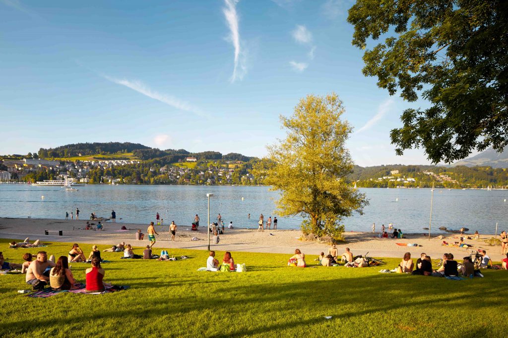 lago lucerna no verão