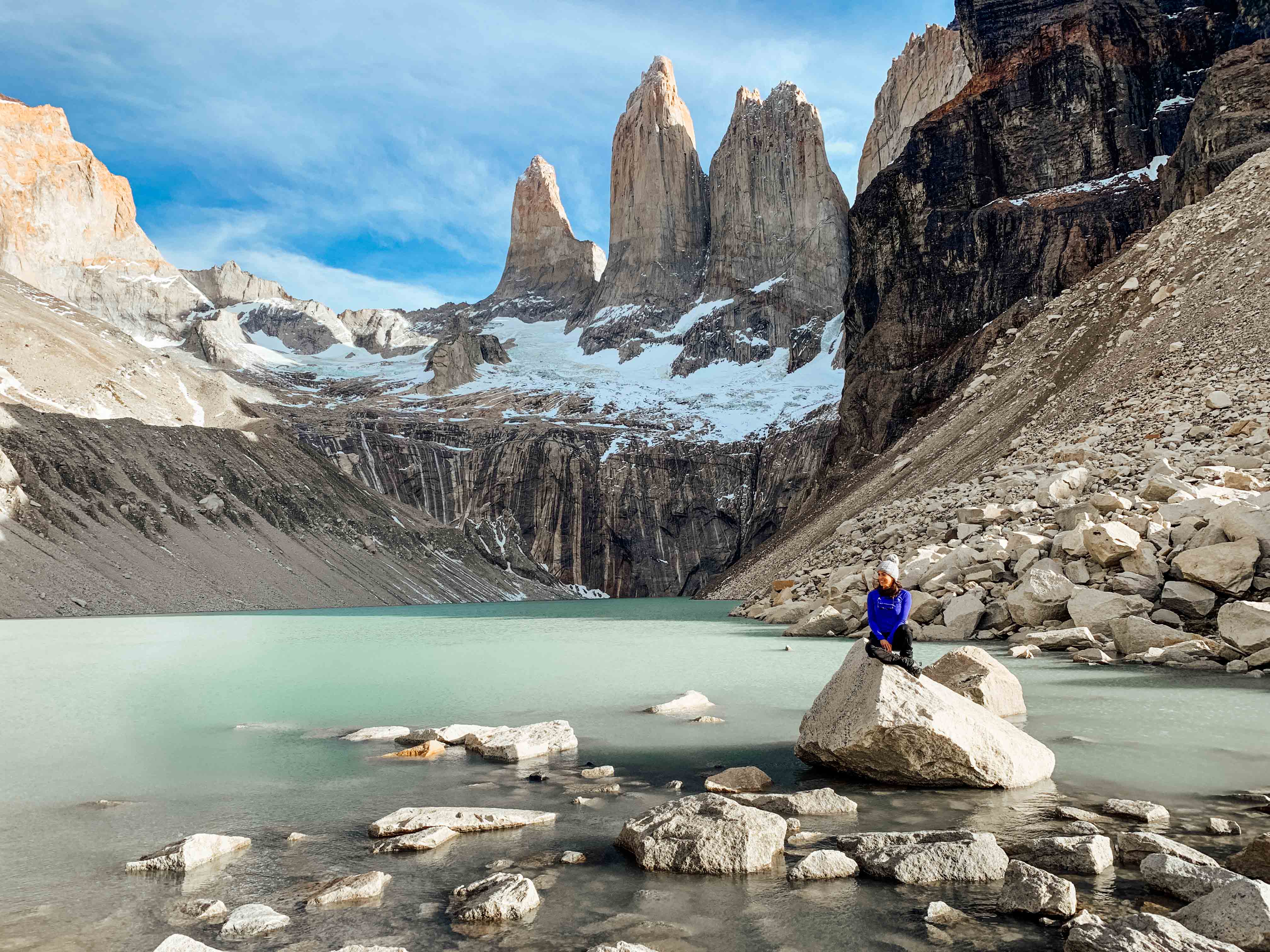 creu azul na base das torres del paine