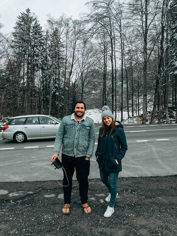 fazendo um roteiro de carro na Suíça no inverno