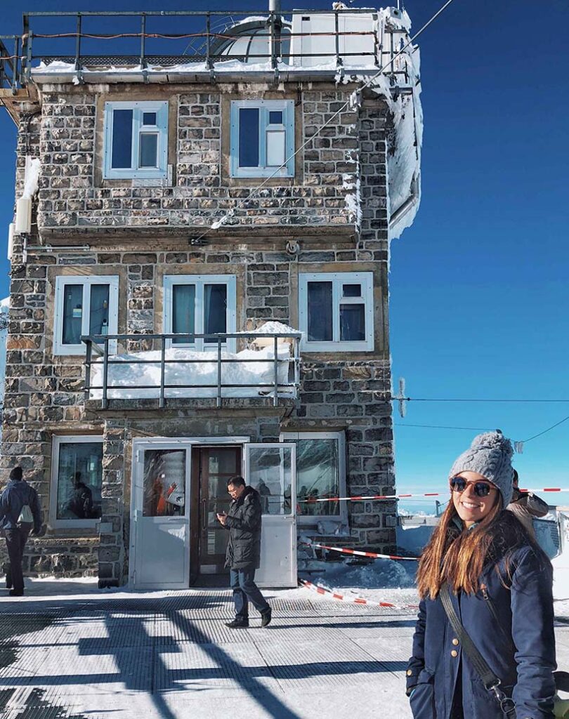 no topo de jungfrau, na Suíça, durante o inverno