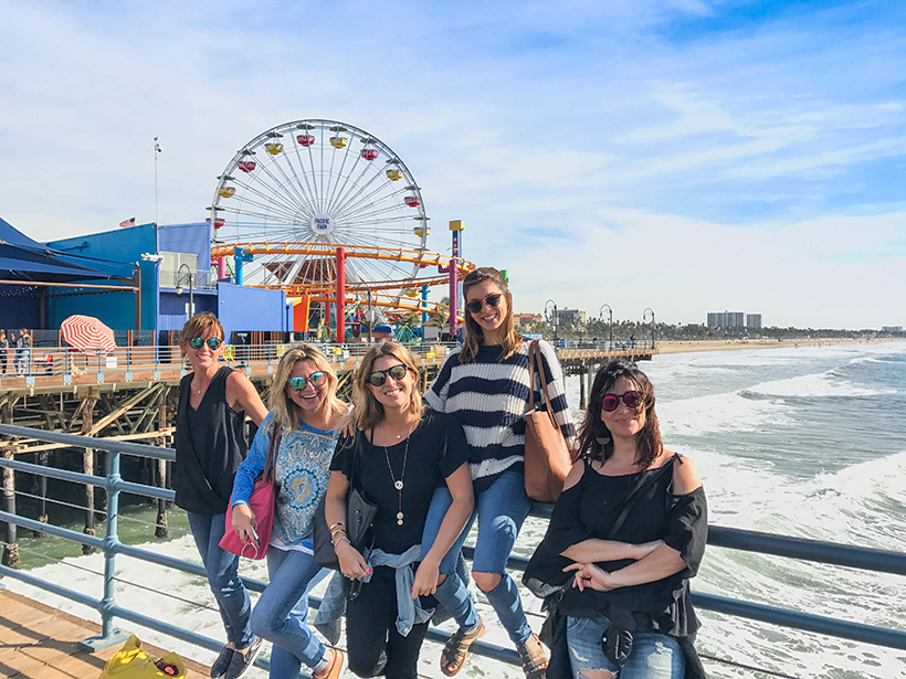 amigas no pier em Santa Monica, na California