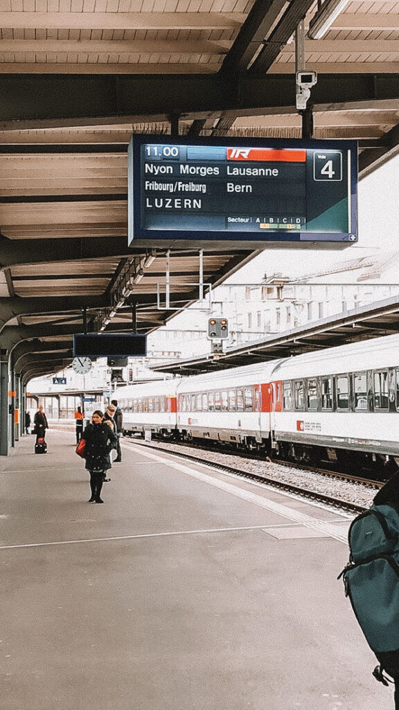 estacão de trem na Suíça durante o inverno