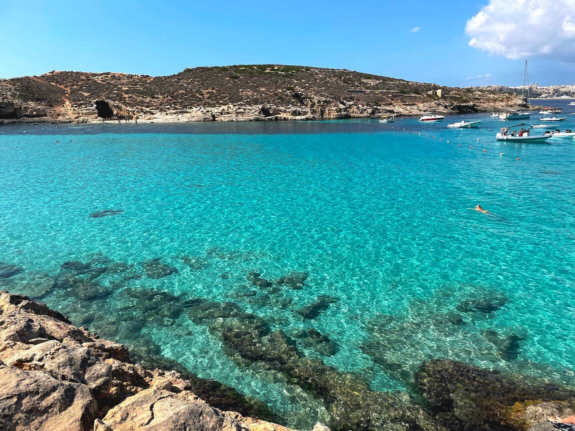 vista da Blue Lagoon, um dos principais atrativos de Malta