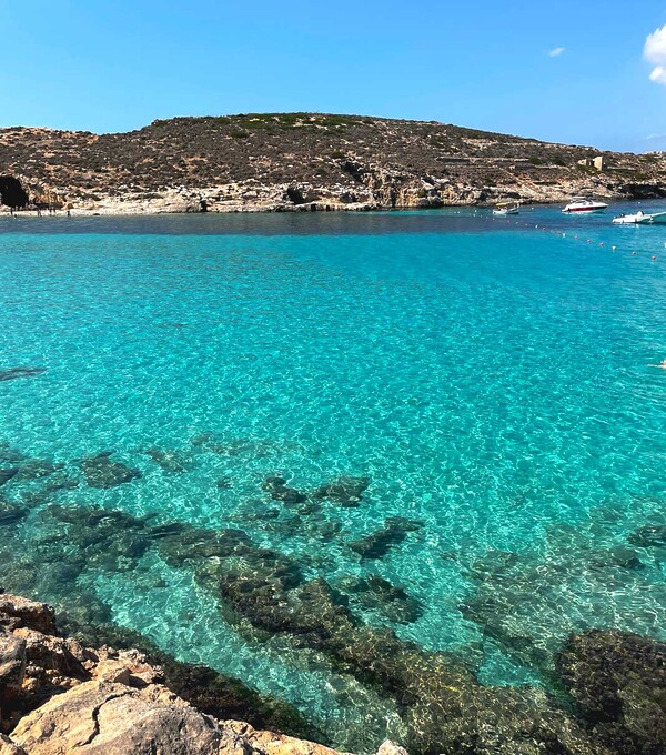 vista da Blue Lagoon, um dos principais atrativos de Malta