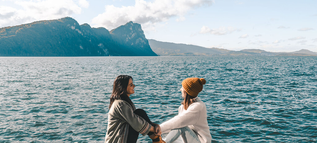 marina e quel felizes em frente ao lago lucerna